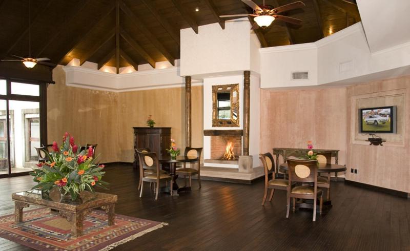 Hotel La Reunion Golf Resort And Residences أنتيغوا غواتيمالا المظهر الخارجي الصورة