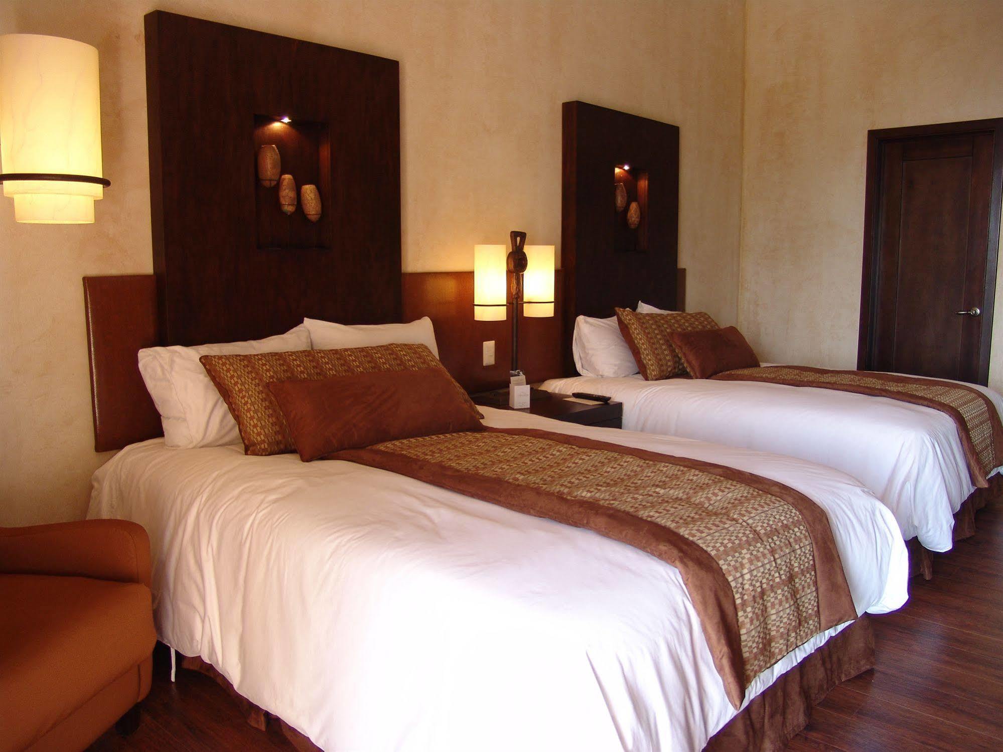 Hotel La Reunion Golf Resort And Residences أنتيغوا غواتيمالا المظهر الخارجي الصورة