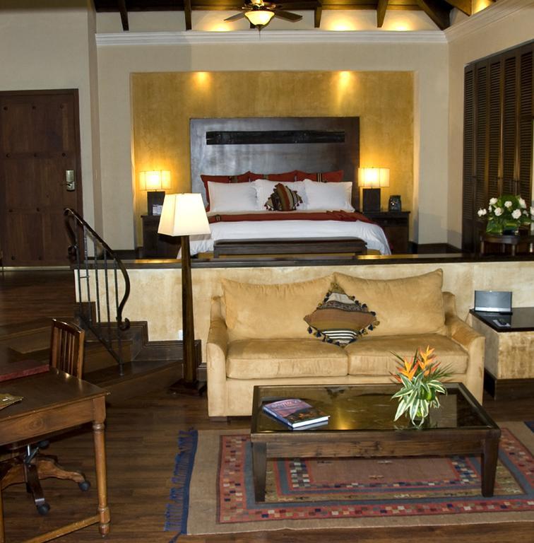 Hotel La Reunion Golf Resort And Residences أنتيغوا غواتيمالا الغرفة الصورة
